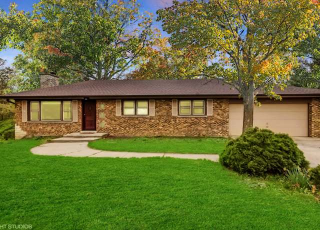 Property at 3950 Downers Dr, Downers Grove, IL 60515, 3 beds, 3 baths