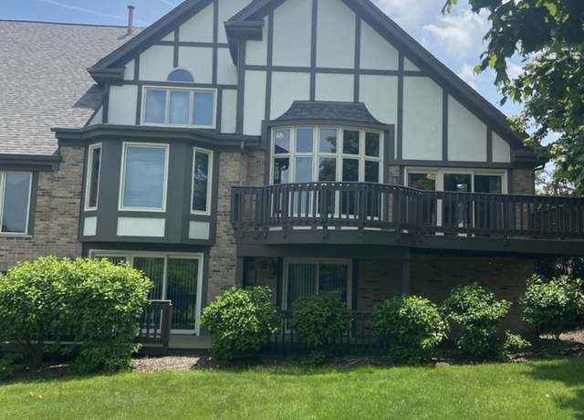 Property at 10546 Golf Rd, Orland Park, IL 60462, 3 beds, 3 baths