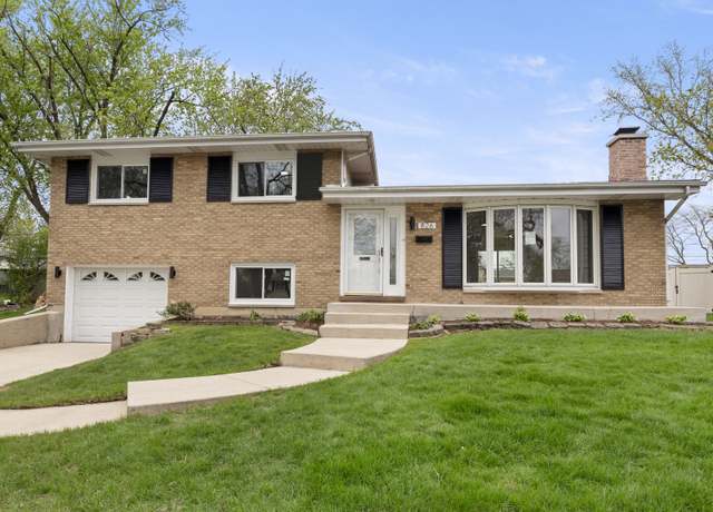 Property at 826 School Ct, Lombard, IL 60148, 3 beds, 2 baths