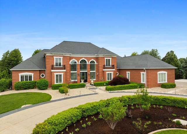 Property at 12 Worthington Ct, Bloomington, IL 61704, 6 beds, 6.5 baths