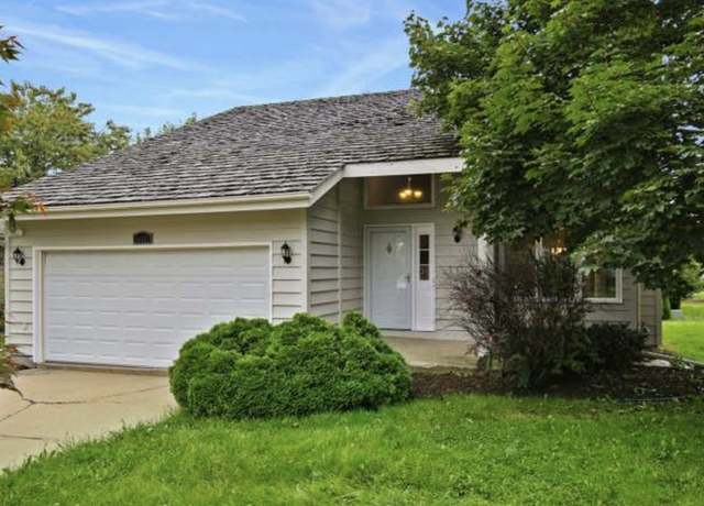 Property at 34451 N Saddle Ln, Gurnee, IL 60031, 3 beds, 2 baths
