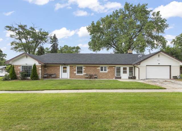 Property at 331 N Maple Ave, Wood Dale, IL 60191, 3 beds, 1.5 baths