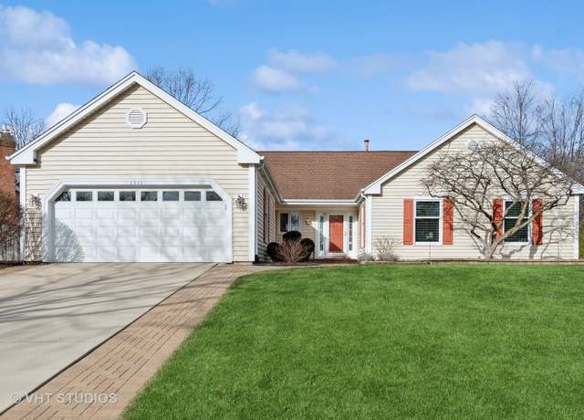 Property at 2033 Wexford Cir, Wheaton, IL 60189, 3 beds, 2.5 baths