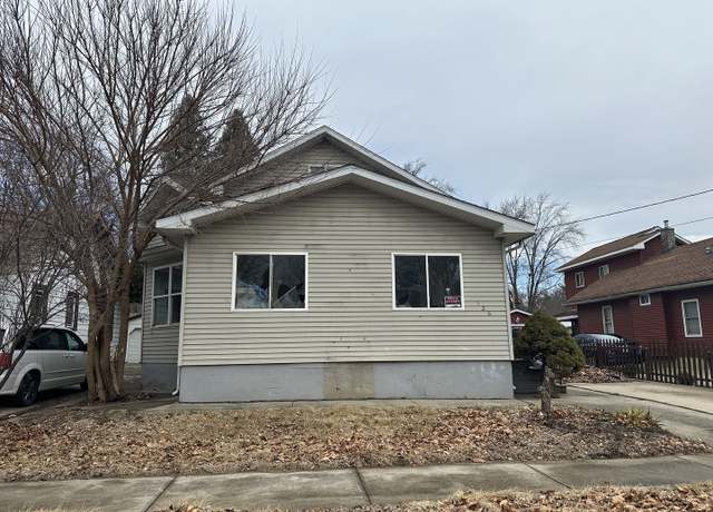 Property at 126 Prairie St, Ottawa, IL 61350, 4 beds, 1.5 baths