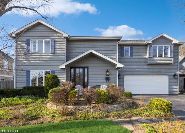 Property at 434 Ridge Ave, Clarendon Hills, IL 60514, 4 beds, 2.5 baths