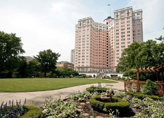 Property at 5555 N Sheridan Rd #1715, Chicago, IL 60640, 2 beds, 2.5 baths
