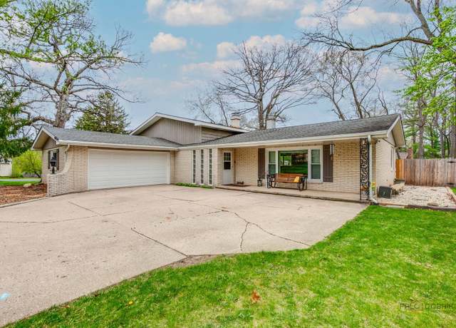 Property at 5045 South Rd, Gurnee, IL 60031, 4 beds, 3 baths
