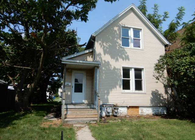 Property at 141 S Fulton Ave, Bradley, IL 60915, 3 beds, 1 bath