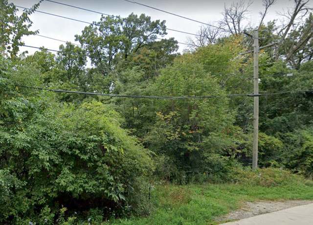 Property at 2200 W Saunders Rd, Lake Forest, IL 60045