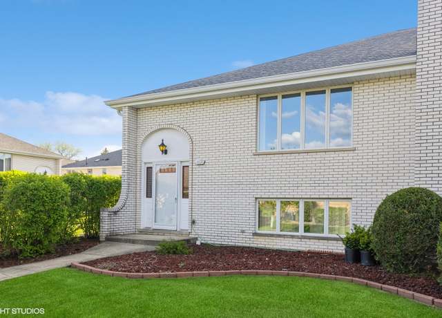 Property at 15224 S 72nd Ct, Orland Park, IL 60462, 2 beds, 2.5 baths