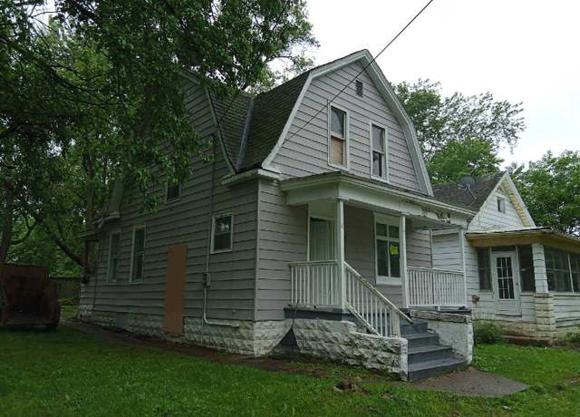 Property at 2324 W Wiswall St, Peoria, IL 61605, 3 beds, 1 bath
