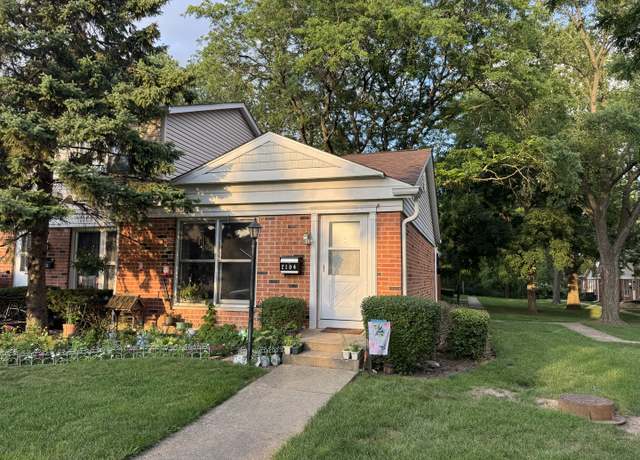 Property at 2104 Falmouth Ct, Streamwood, IL 60107, 2 beds, 2 baths