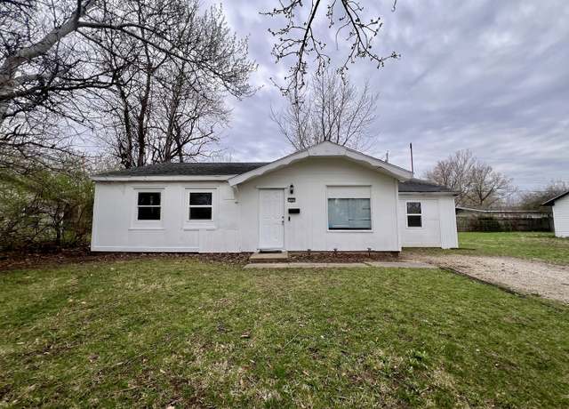 Property at 1609 Williamsburg Dr, Champaign, IL 61821, 3 beds, 1 bath