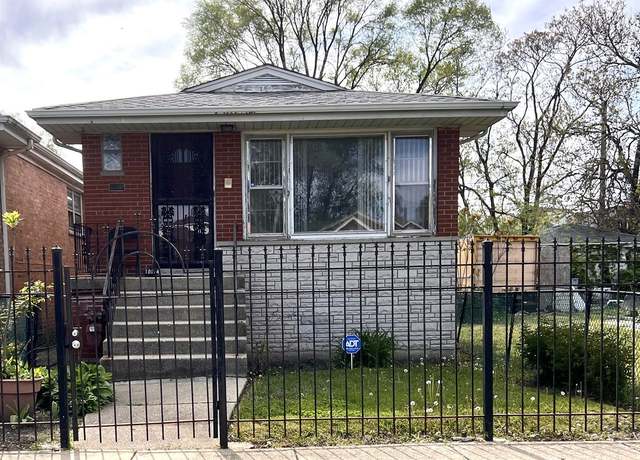 Property at 10014 S Aberdeen St, Chicago, IL 60643, 5 beds, 2.5 baths