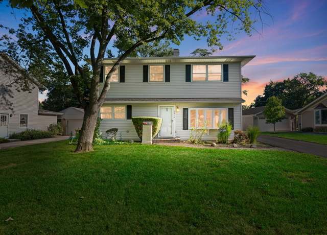 Property at 2410 Sigwalt St, Rolling Meadows, IL 60008, 3 beds, 2 baths
