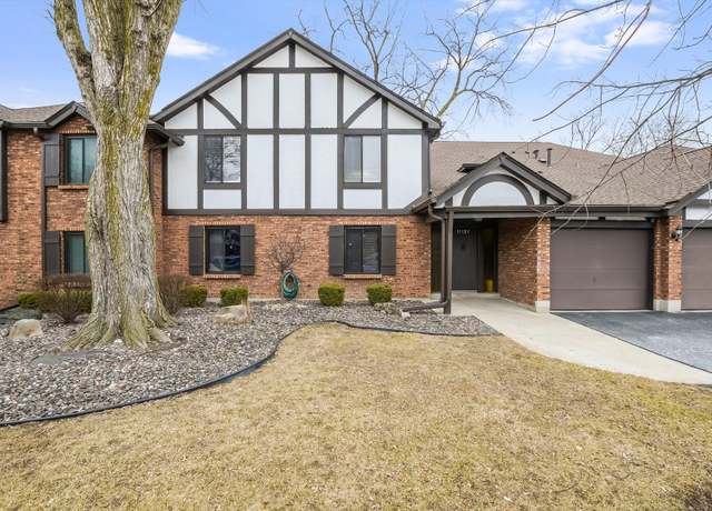 Property at 11151 Cottonwood Dr Unit 19C, Palos Hills, IL 60465, 3 beds, 2 baths