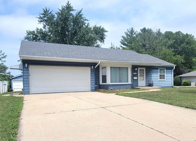 Property at 520 Grover Ave, Ottawa, IL 61350, 3 beds, 3 baths