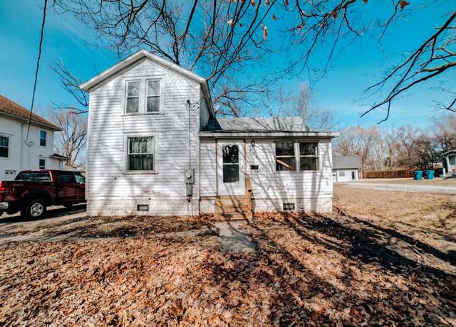 Property at 428 E Cherry St, Watseka, IL 60970, 2 beds, 1 bath