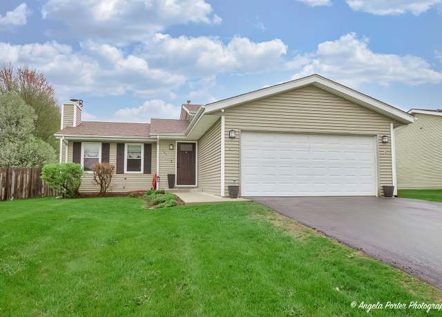 Property at 155 Shadowbrook Dr, Capron, IL 61012, 3 beds, 2 baths