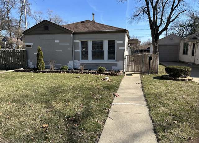 Property at 9301 Raymond Ave, Oak Lawn, IL 60453, 2 beds, 1 bath