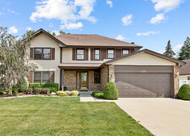 Property at 588 Montego Dr, Elk Grove Village, IL 60007, 4 beds, 2.5 baths