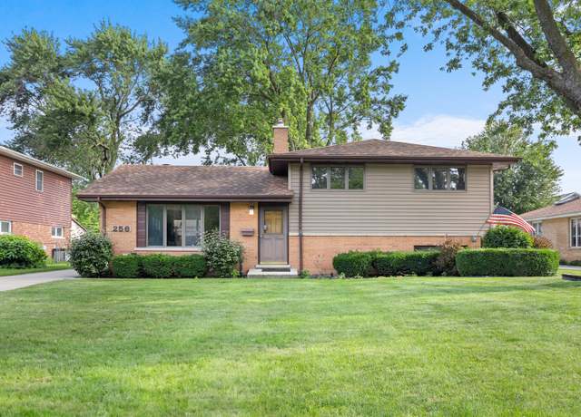 Property at 256 Tee Ln, Bloomingdale, IL 60108, 3 beds, 2 baths