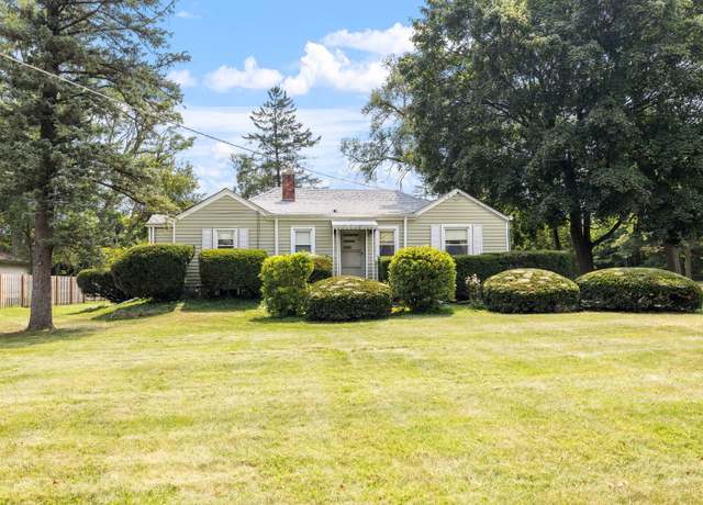 Property at 21w065 Sunset Ave, Lombard, IL 60148, 2 beds, 1 bath