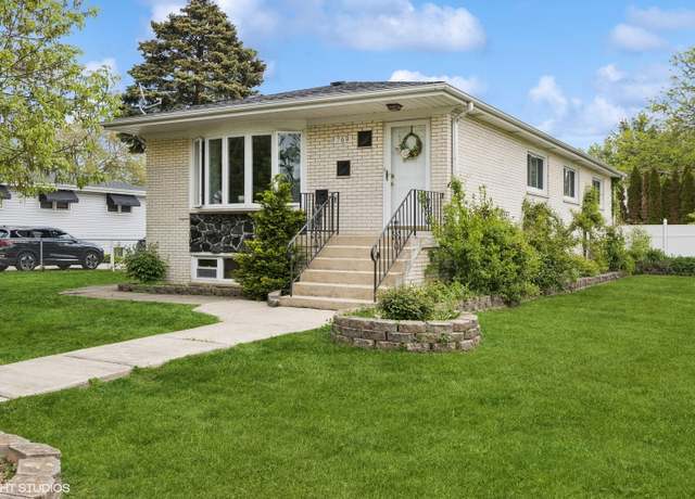 Property at 769 N Eastland St, Elmhurst, IL 60126, 3 beds, 2.5 baths