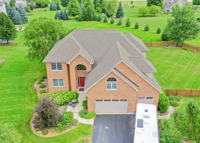 Property at 11809 Strawberry Ln, Huntley, IL 60142, 4 beds, 3 baths