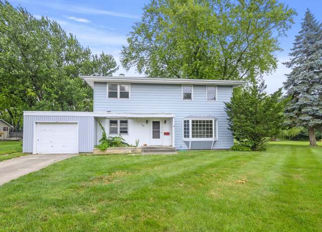 Property at 698 W River St, Bourbonnais, IL 60914, 4 beds, 2.5 baths