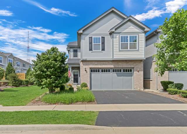 Property at 3227 N Heritage Ln, Arlington Heights, IL 60004, 3 beds, 3.5 baths