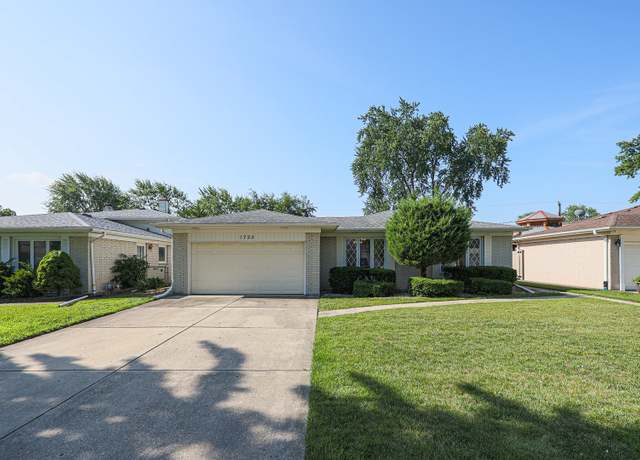 Property at 1725 W Magnolia Ln, Mount Prospect, IL 60056, 3 beds, 1.5 baths