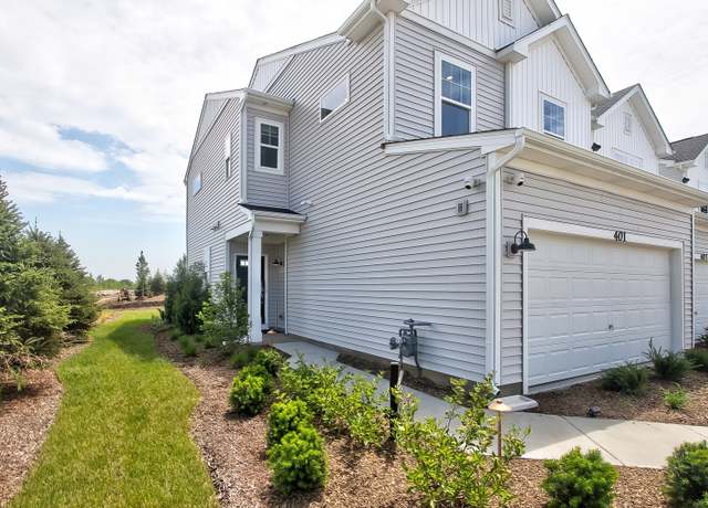 Property at 260 Kingsport Dr, South Elgin, IL 60177, 3 beds, 2.5 baths