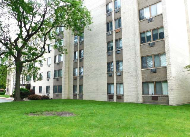Property at 9740 S Pulaski Rd #107, Oak Lawn, IL 60453, 2 beds, 1.5 baths