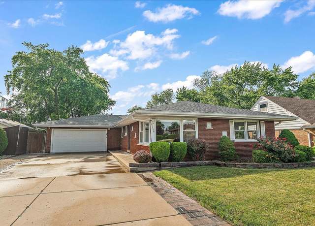 Property at 8758 Nashville Ave, Oak Lawn, IL 60453, 3 beds, 2 baths