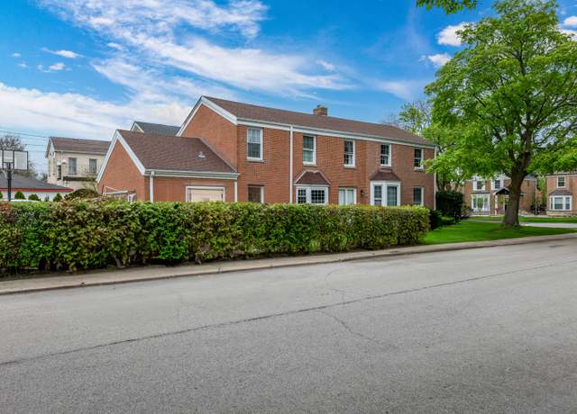 Property at 6700 N Monticello Ave, Lincolnwood, IL 60712, 4 beds, 3.5 baths