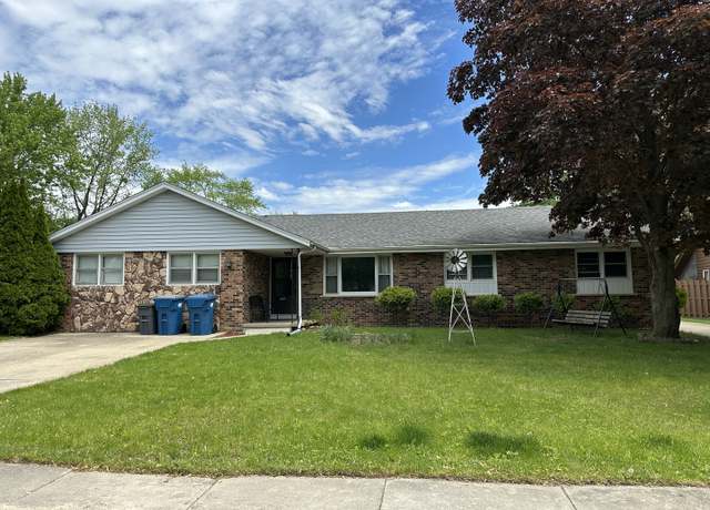 Property at 758 Edwin Dr, Bourbonnais, IL 60914, 5 beds, 2 baths