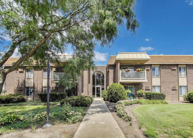 Property at 1501 E Churchill Dr #204, Palatine, IL 60074, 1 bed, 1 bath