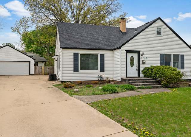 Property at 2108 Idaho Pkwy, Rockford, IL 61108, 4 beds, 3 baths