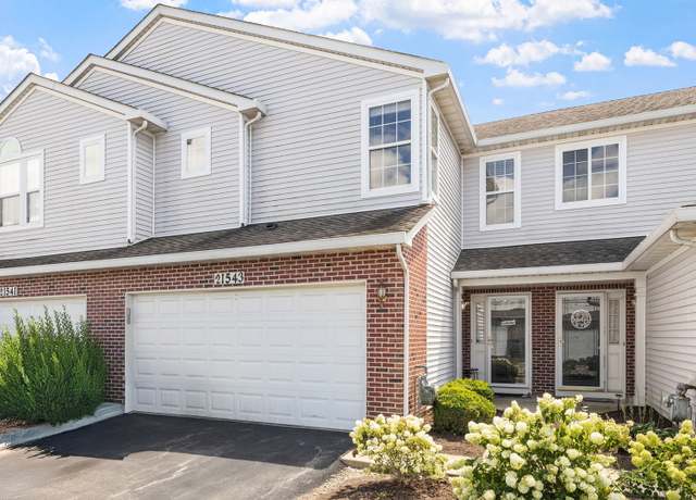 Property at 21543 Eich Dr, Crest Hill, IL 60403, 2 beds, 2.5 baths