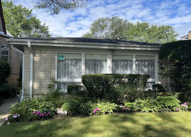Property at 7924 Tripp Ave, Skokie, IL 60076, 3 beds, 2.5 baths