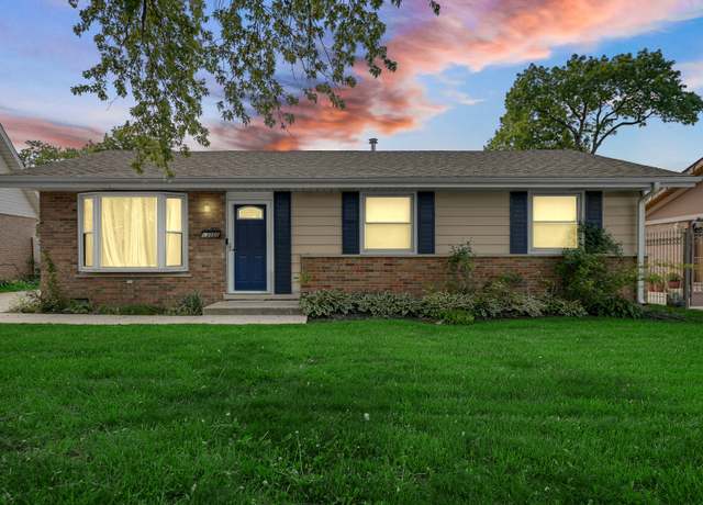 Property at 13000 W Playfield Dr, Crestwood, IL 60418, 3 beds, 1.5 baths