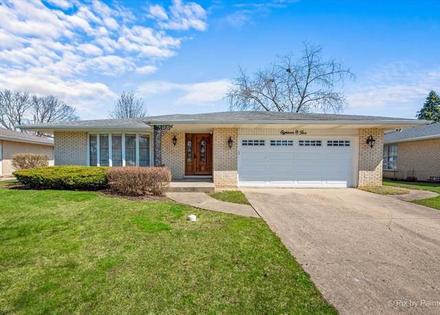Property at 1805 N Larch Dr, Mount Prospect, IL 60056, 3 beds, 2 baths