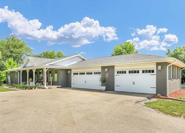 Property at 401 A County Road 2500 N, Mahomet, IL 61853, 4 beds, 3.5 baths