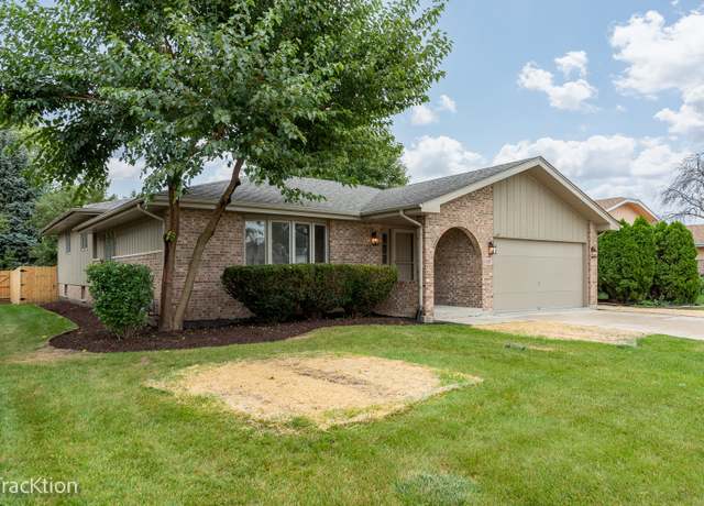 Property at 649 Gavin Ave, Romeoville, IL 60446, 3 beds, 2.5 baths