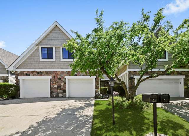 Property at 2569 Essex Dr, Northbrook, IL 60062, 4 beds, 2.5 baths