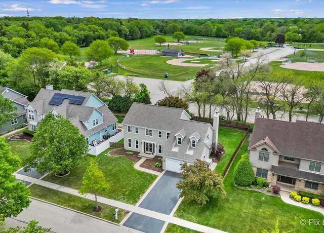 Property at 200 Ambria Dr, Mundelein, IL 60060, 3 beds, 3 baths