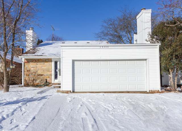 Property at 2S616 Linden Sq, Warrenville, IL 60555, 3 beds, 2 baths