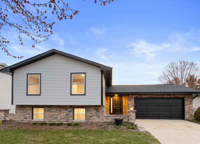 Property at 540 Shenandoah Trl, Elgin, IL 60123, 3 beds, 2 baths
