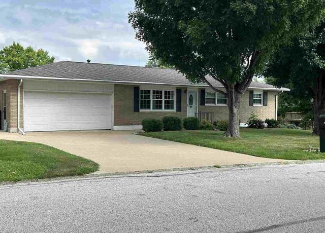 Property at 2416 Northridge Dr, Quincy, IL 62305, 3 beds, 2 baths